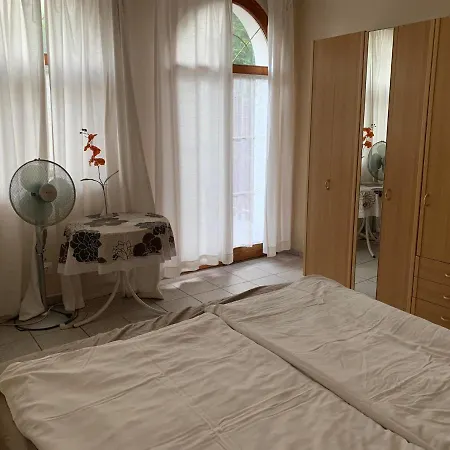 White House Apartman 公寓
